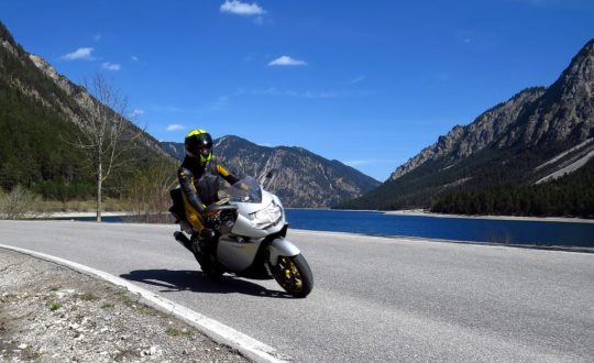 Met de motor naar het Gardameer